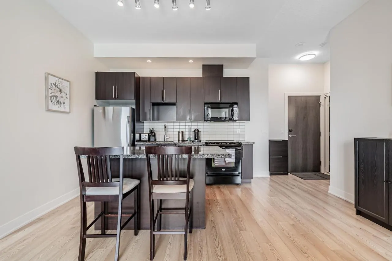Apartment Metro Zen At James Cooper Mansion Toronto